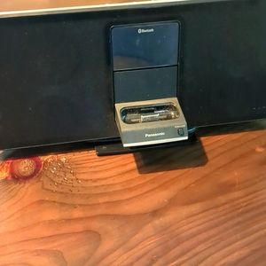 Panasonic speaker with iPod dock